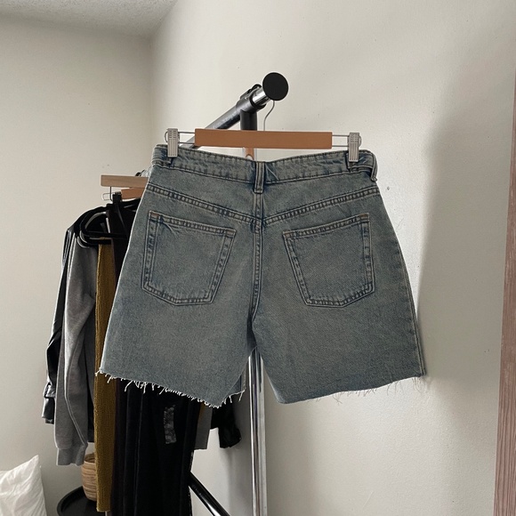 Zara Denim Shorts - Picture 3 of 4